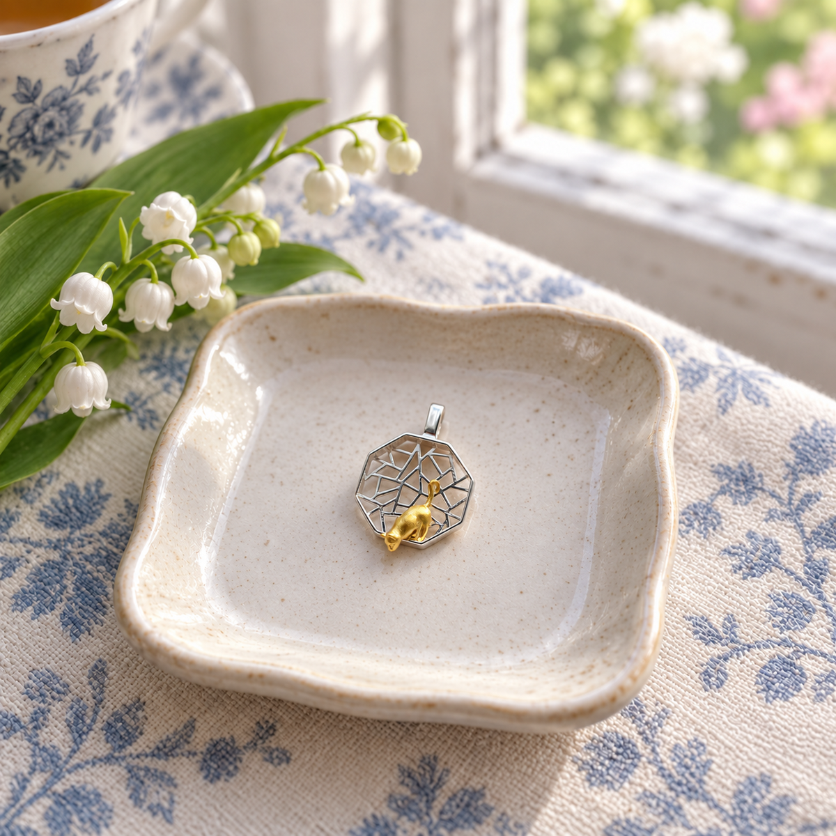 Playful Window Cat Pendant – S925 Sterling Silver, Gold Plated