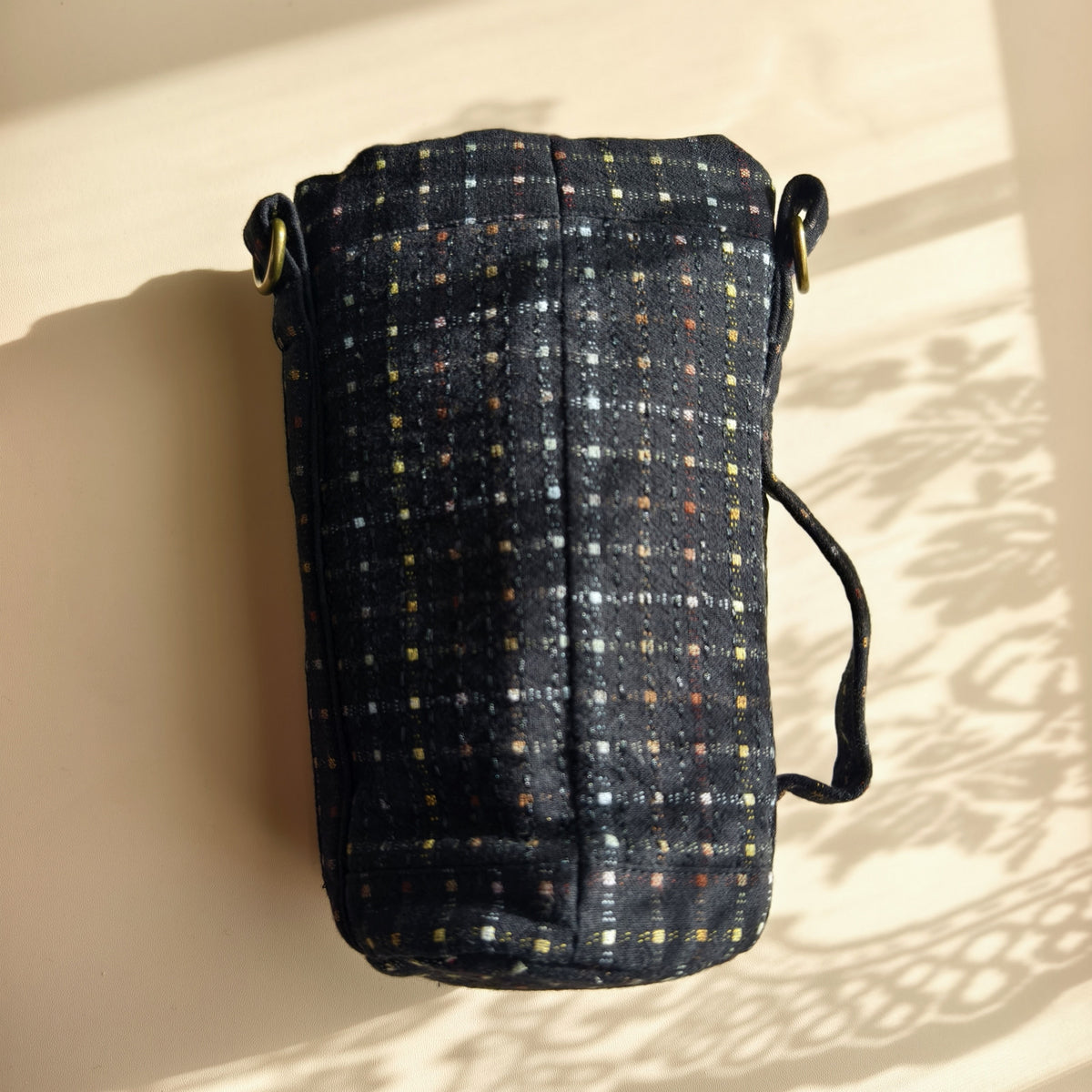 Plain navy speckled back and permanent side fabric handle